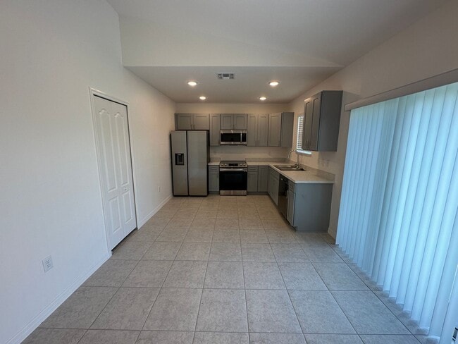Building Photo - Brand new 3 bedroom 2 bathroom home in des...