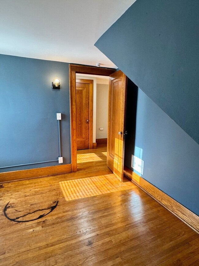 Building Photo - Charming 4-Bedroom Home in Private Setting