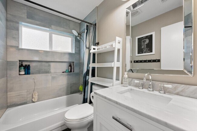 Building Photo - 8716 Bobcat Dr