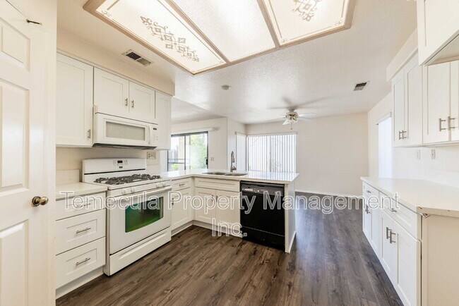 Building Photo - 39721 Casandra Ct