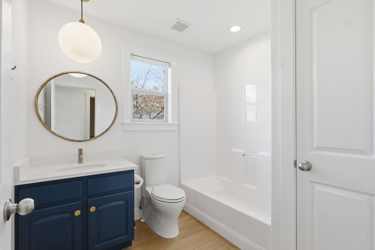 Building Photo - 1799 800 N