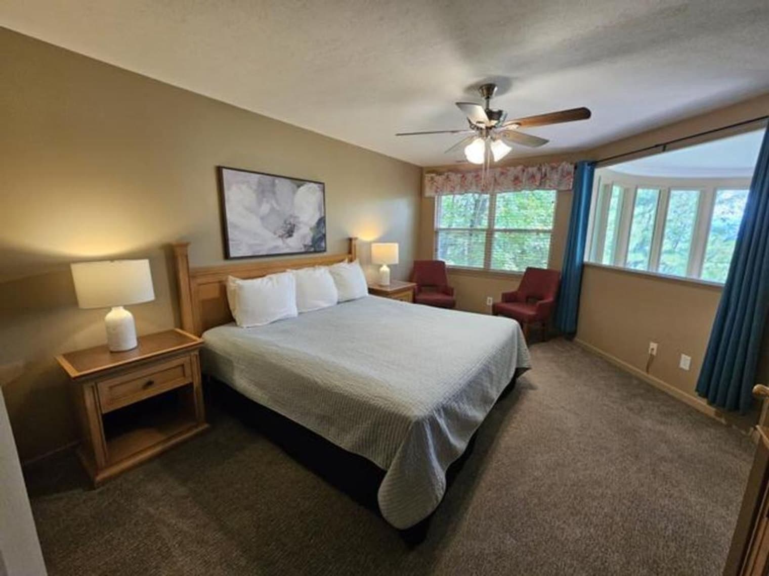Building Photo - 1208 Edelweiss Dr