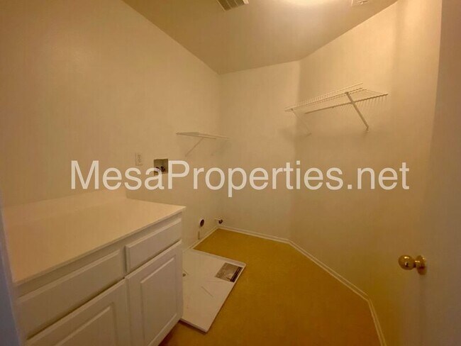 Building Photo - 13323 Somerset St