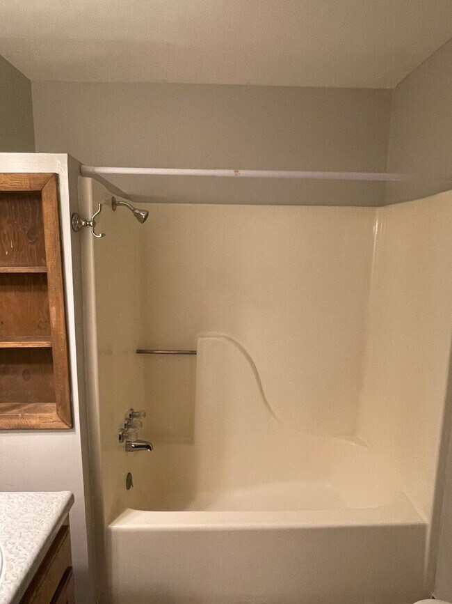 Building Photo - Available 7/25! If you are looking for a l...