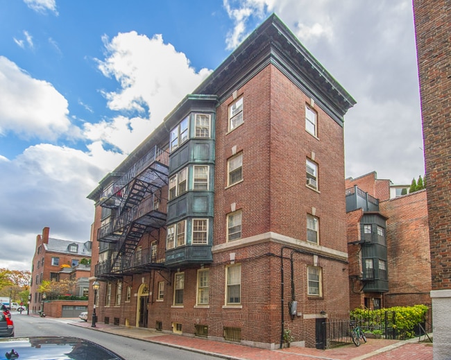 Building Photo - 16 River St