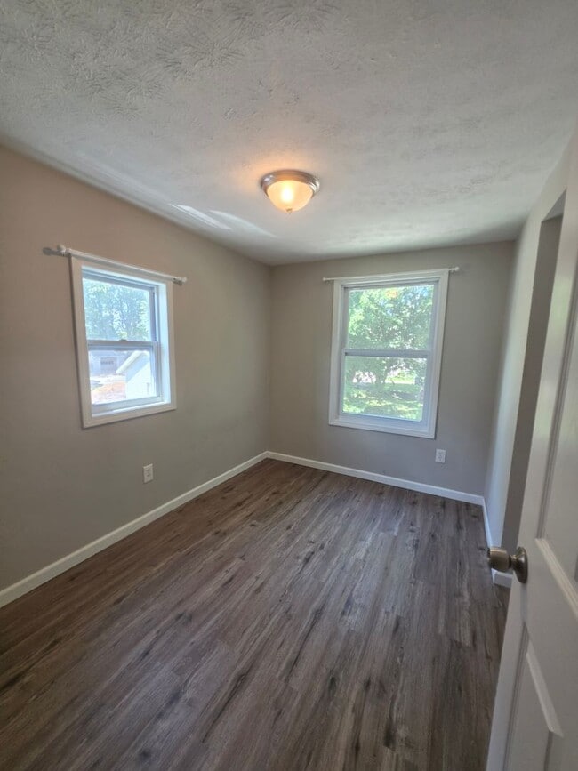 Building Photo - 454 Kling St