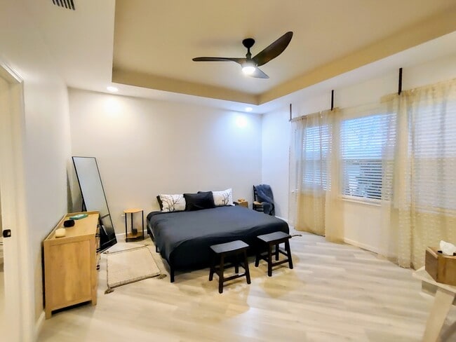 Building Photo - 253 Bella Dr