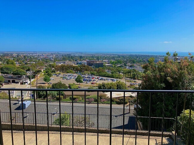 Building Photo - 3275-3275 Hilltop Dr
