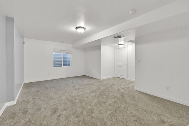 Building Photo - 2147 Kimber Ln