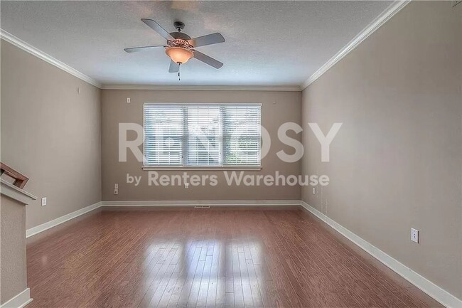 Building Photo - 3 Bedroom / 3.5 Bath Townhouse Near KU MED -  Available in August