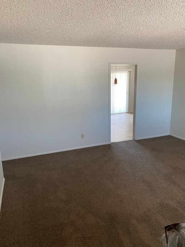 Building Photo - 3326 S Country Club Way