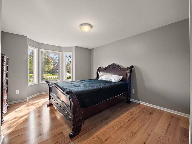 Building Photo - 50247 Cheltenham Dr