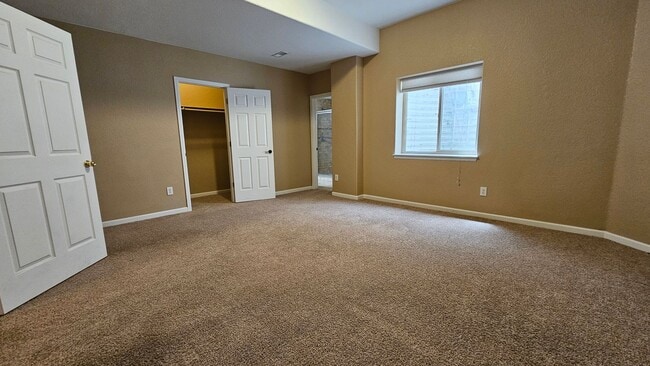 Building Photo - SPACIOUS HOME WITH FINISHED BASEMENT IN NORTH RANGE VILLAGE!