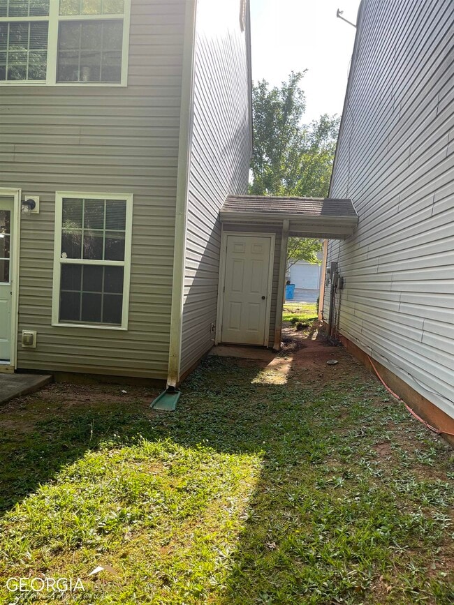 Building Photo - 444 Kendall Ln