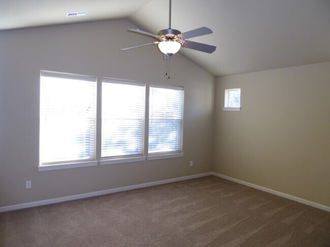 Building Photo - 63020 NE Amherst Pl
