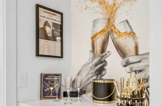 Building Photo - 12B Fern Ave