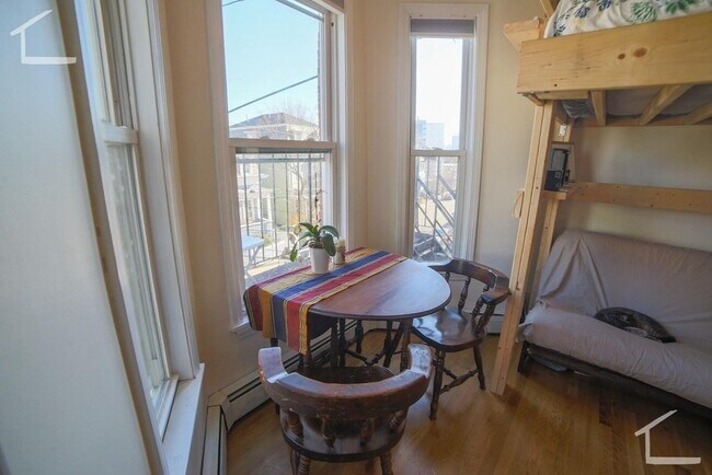 Building Photo - 26 Pinckney St