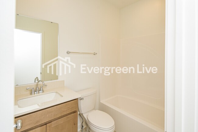 Building Photo - 15450 Alperton Rd