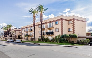 Building Photo - Las Golondrinas Apartments