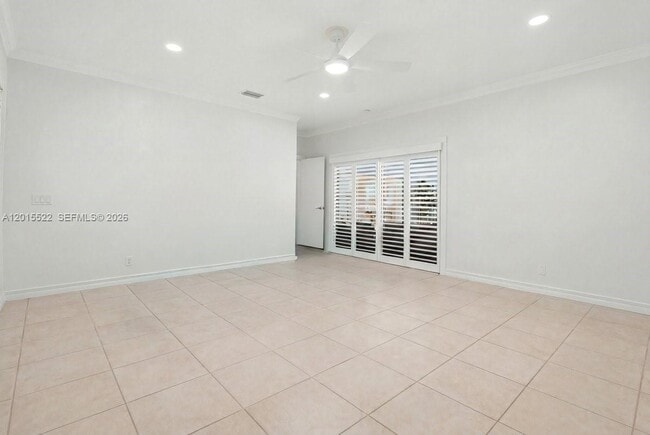Building Photo - 16530 Lake Tree Dr