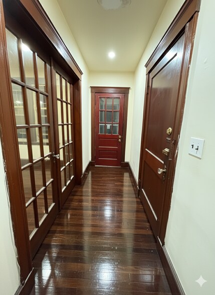 Building Photo - 706 Metropolitan Ave