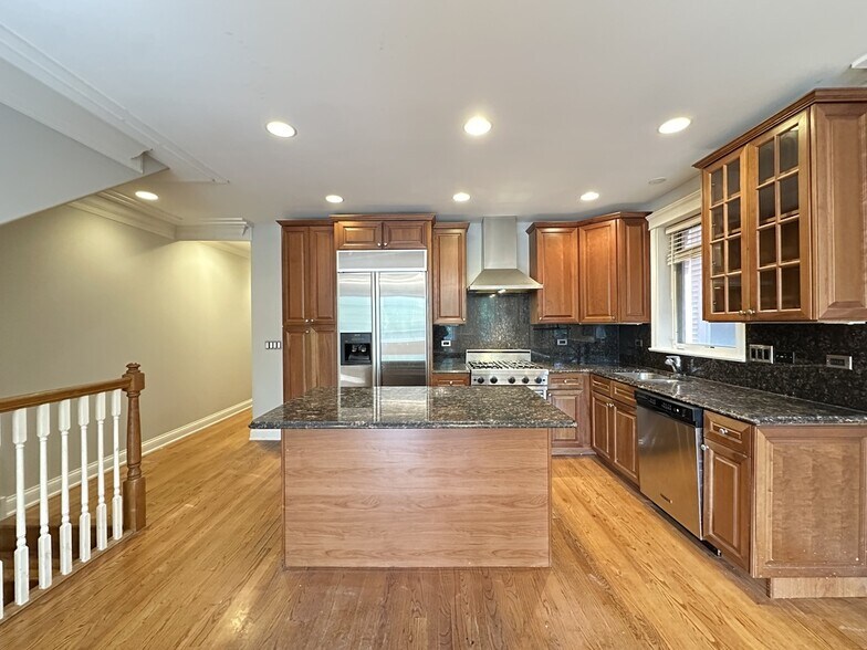 Building Photo - 3721 N Clifton Ave