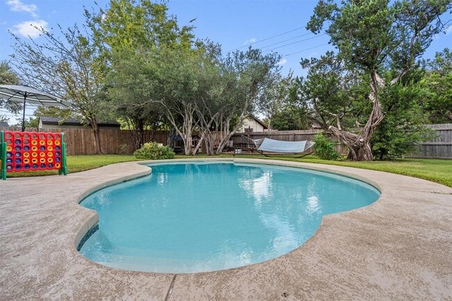 Building Photo - 1602 Rock Creek Dr