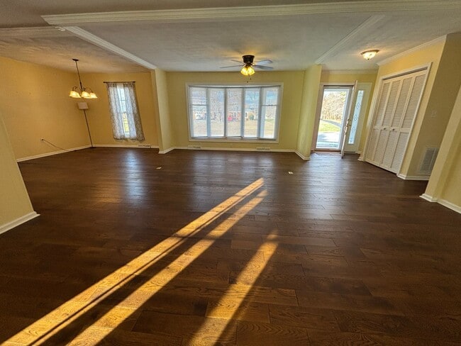 Building Photo - 136 Grimes St