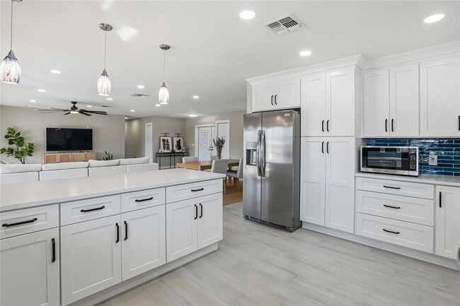 Building Photo - 3918 Americana Dr