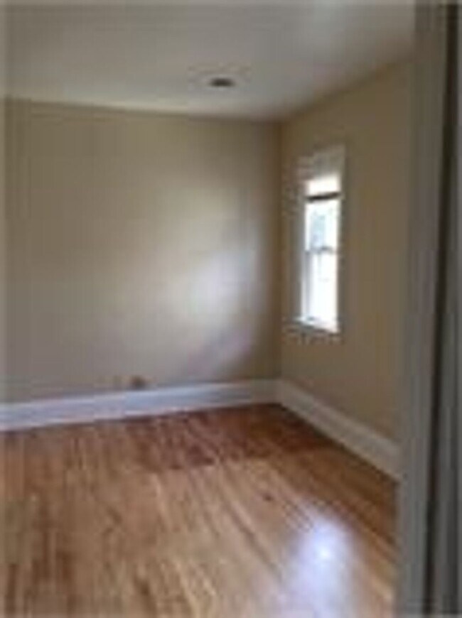 Building Photo - 3225 W McKinley Blvd