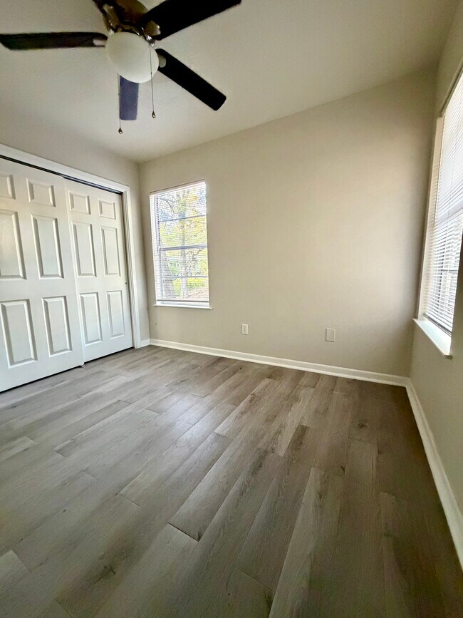 Building Photo - 1107 Girard St