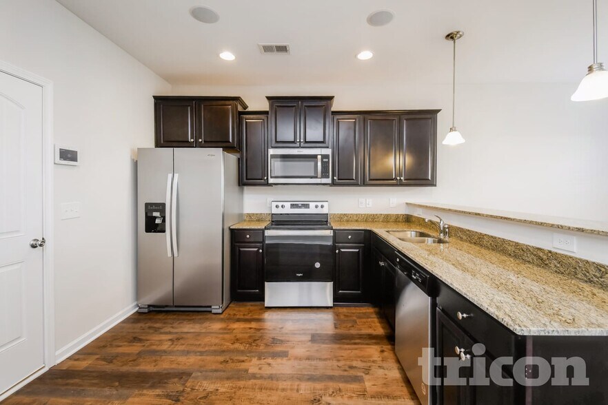 Building Photo - 926 Dawsons Park Wy