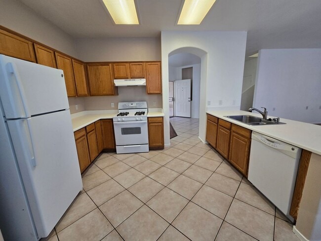 Building Photo - Spacious Two-Story Home in a Cul-de-Sac Location