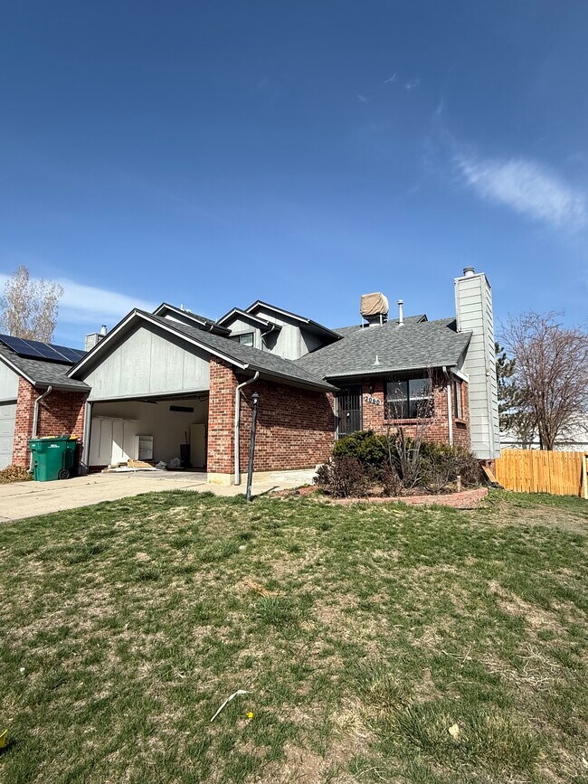 Primary Photo - 2060 Yarrow St