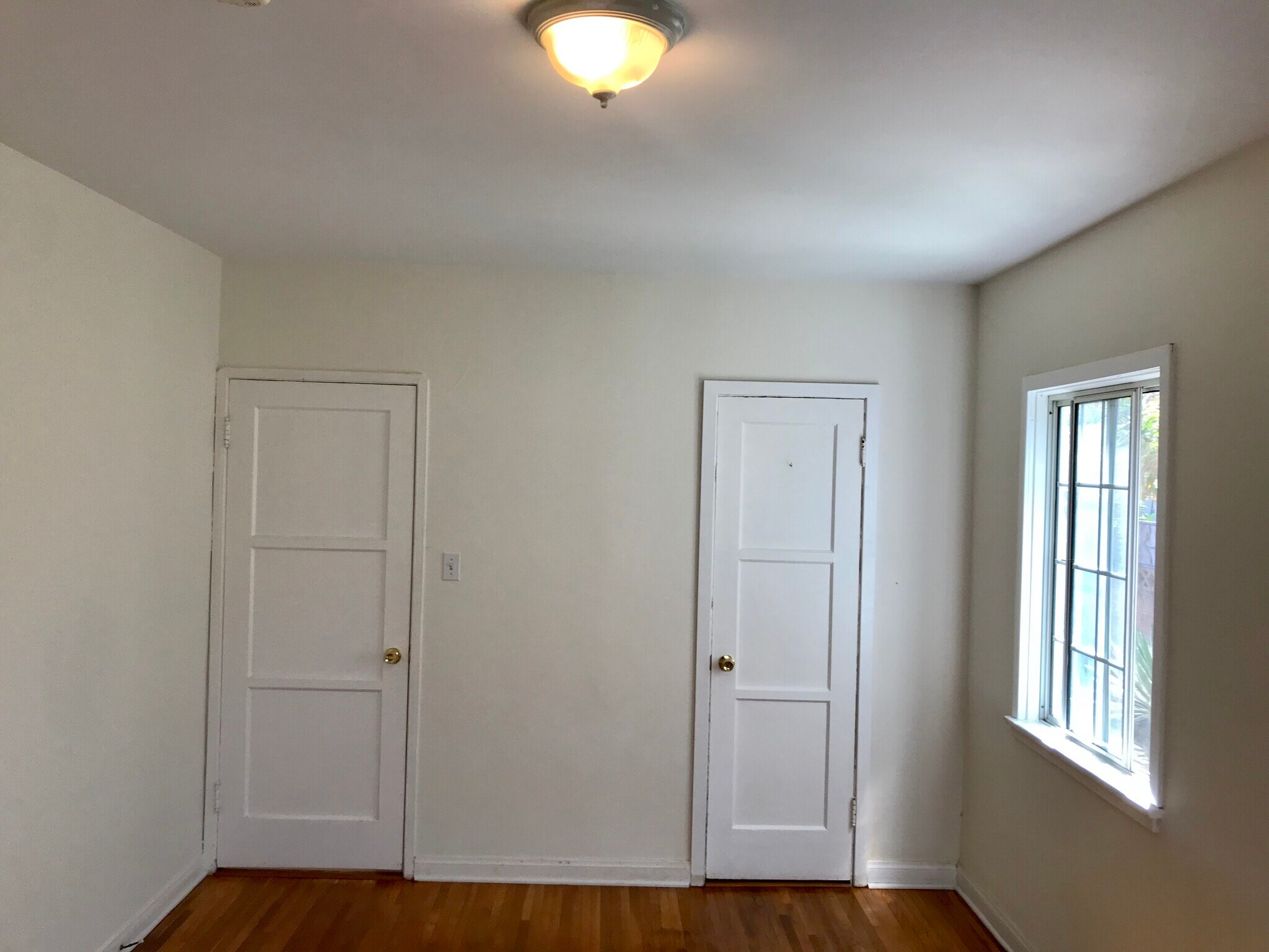 Master Bedroom - 5362 Monroe St