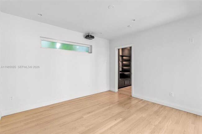 Building Photo - 776 NE 74th St