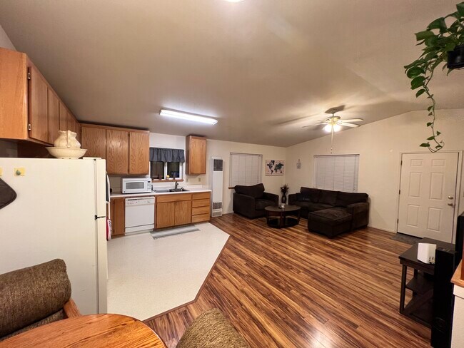 Building Photo - 21896 Fallview Dr