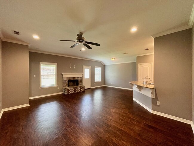 Building Photo - 2520 Meadowglen Ct