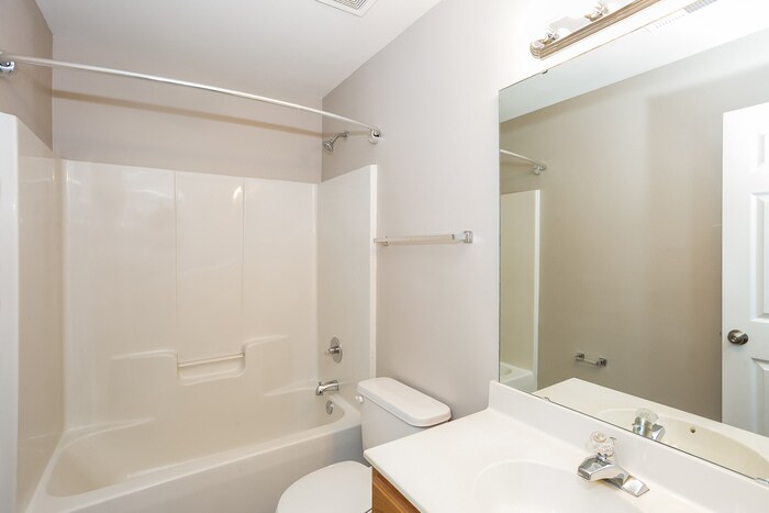 Building Photo - 5891 Culloden Ct