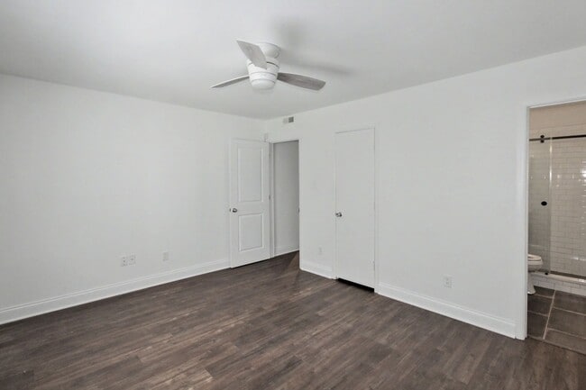 Building Photo - 2 Bedroom Condo In South Park!