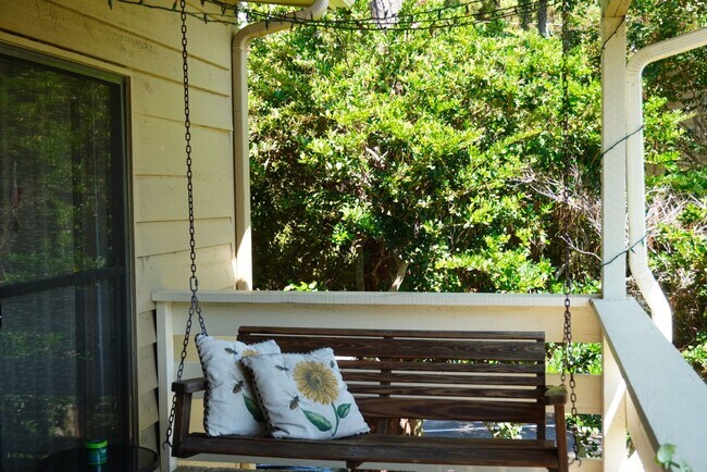 Building Photo - Gorgeous Condo Located in the Seascape community