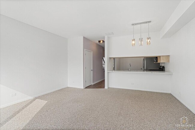 Building Photo - 1260 Cranbrook Dr