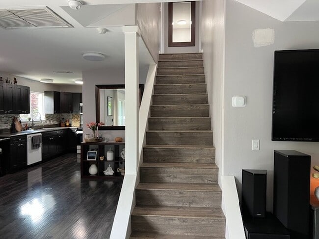 Building Photo - 73 Honuea Pl