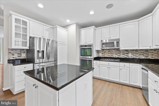 Building Photo - 8436 Kirby Lionsdale Dr