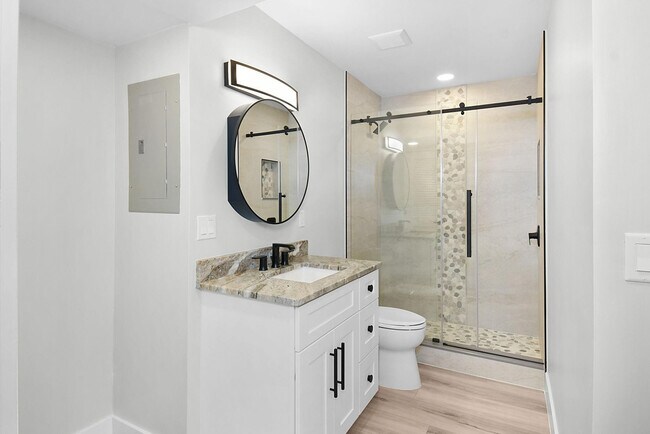 Building Photo - 200 N El Mar Dr