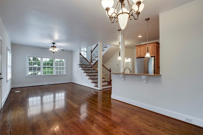 Building Photo - 111 Daleyuhski Way