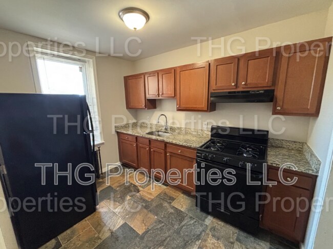 Primary Photo - 671 Lincoln Ave