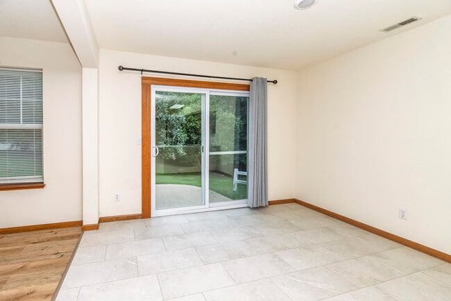 Building Photo - 3510 Berkshire