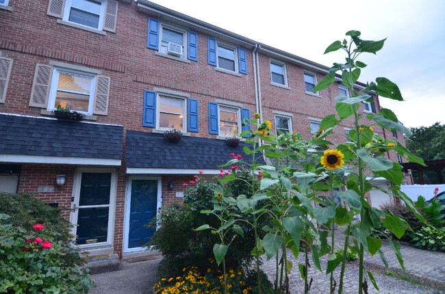 Building Photo - 811 N 29th St
