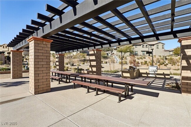 Building Photo - 104 Alamere Falls Dr